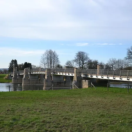 Au Pied De La Cuesta *